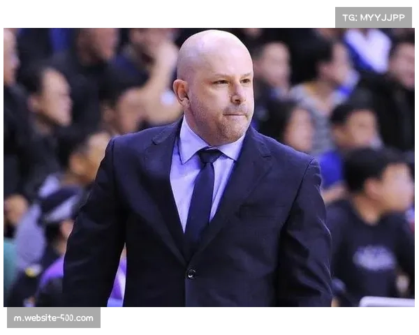 吉林队关键球战术：摩尔单打与全队拉开空间的战术执行