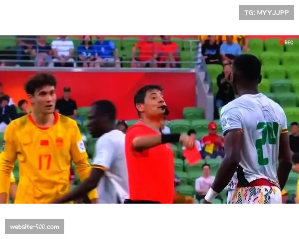 拜合拉木八十分钟仅替补出战 蓉城标王首轮因熟悉度遭战术雪藏